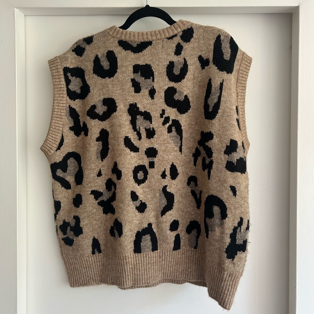 Anthropologie Leopard Print Sweater Vest in Tan and Black - Picture 2 of 4